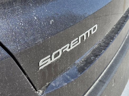 New 2025 Kia Sorento S image 8