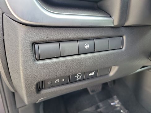 Used 2025 Nissan Rogue SV FWD image 26
