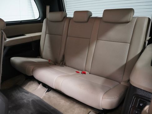 Used 2011 Toyota Sequoia Platinum image 12
