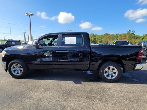 Used 2024 RAM 1500 Laramie AWD/4WD image 7