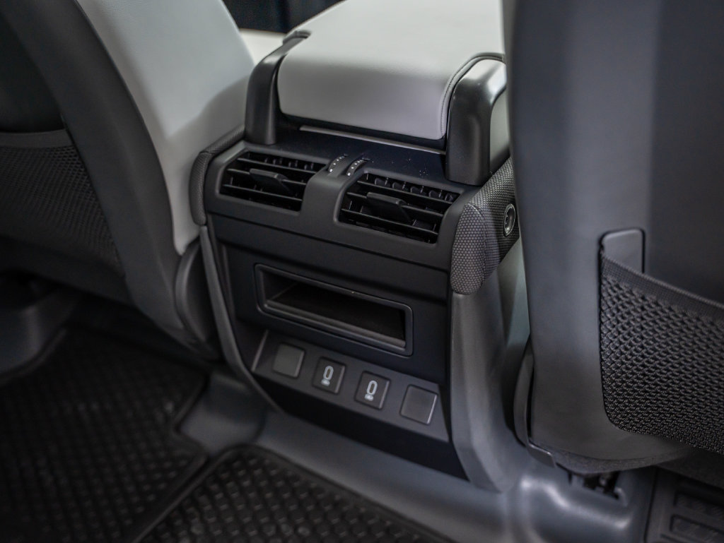 New 2026 Land Rover Defender 110 S AWD/4WD image 48