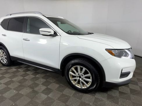 Used 2020 Nissan Rogue S FWD image 2