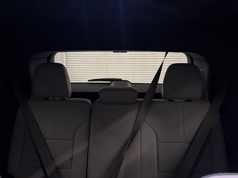Used 2026 GMC Acadia Elevation w/ Elevation Premium Package FWD image 15