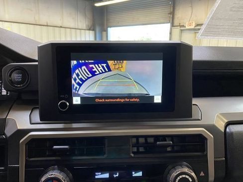 Used 2025 Toyota Tacoma SR5 AWD/4WD image 44