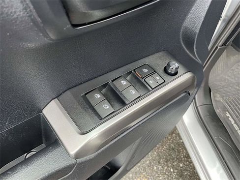 Used 2020 Toyota Tacoma SR5 image 19
