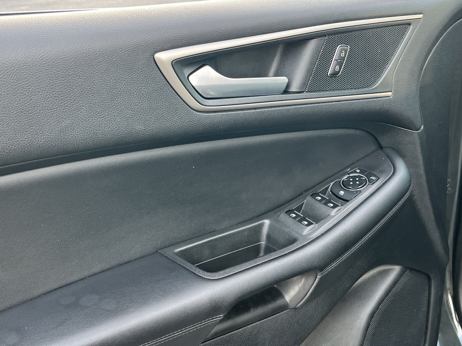 Used 2024 Ford Edge SEL AWD/4WD image 15