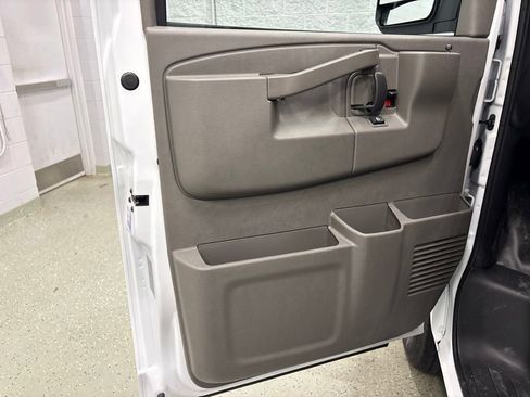 New 2026 Chevrolet Express 3500 Extended w/ Chrome Appearance Package RWD image 14