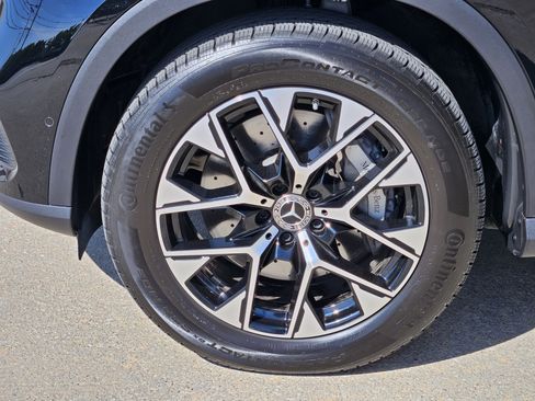 Used 2025 Mercedes-Benz GLC 350e 4MATIC image 12