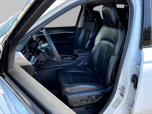 Used 2023 Jeep Grand Cherokee L Limited w/ Luxury Tech Group II RWD image 10