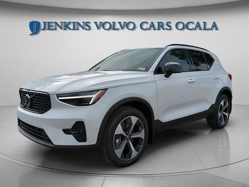 New 2026 Volvo XC40 B5 Plus w/ Protection Package Premier image 4