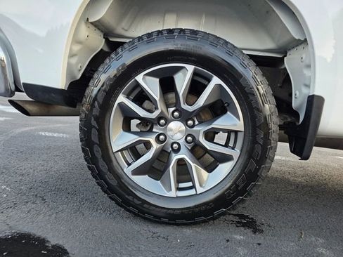 Used 2022 Chevrolet Silverado 1500 LT image 11