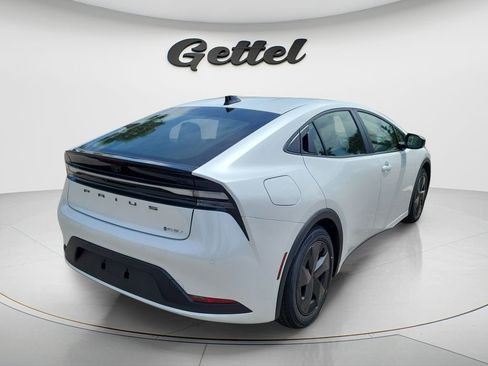 New 2026 Toyota Prius SE image 12