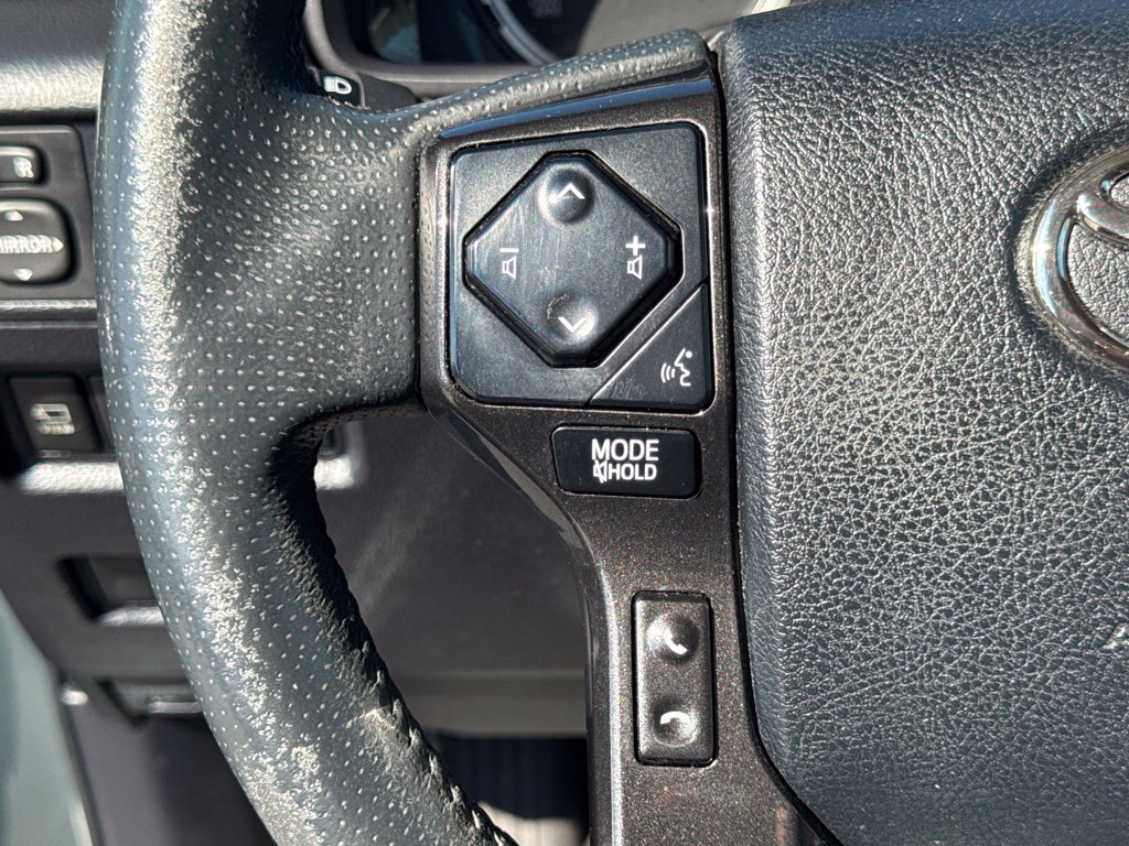 Certified 2022 Toyota 4Runner TRD Off-Road Premium AWD/4WD image 24
