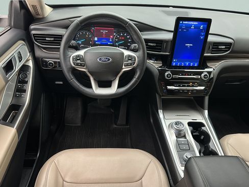 Used 2023 Ford Explorer Limited w/ Limited Technology Package AWD/4WD image 11