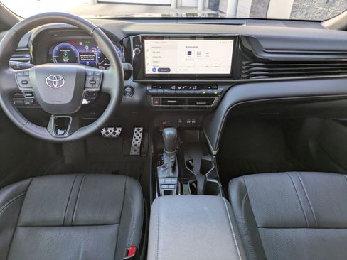 Used 2025 Toyota Camry XSE image 21