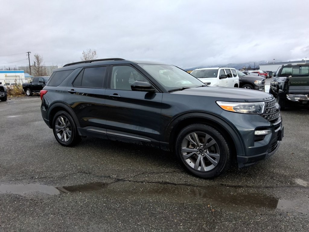 Used 2022 Ford Explorer XLT w/ Equipment Group 202A RWD image 2
