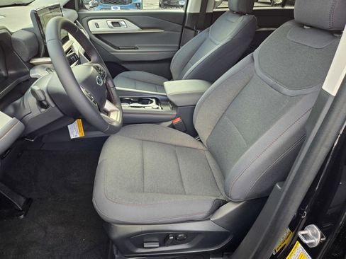 New 2026 Ford Explorer Active image 8