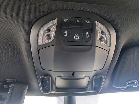 New 2026 Chrysler Pacifica Limited image 36