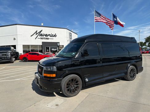 Used 2021 GMC Savana 2500 RWD image 1