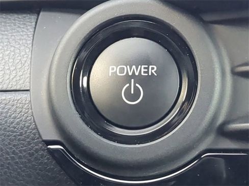 Used 2023 Toyota Crown Limited image 27