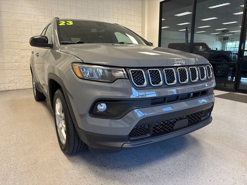 Used 2023 Jeep Compass Latitude AWD/4WD image 9