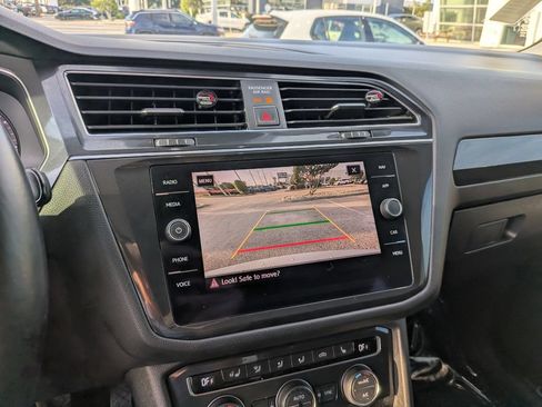 Used 2018 Volkswagen Tiguan SEL Premium FWD image 21