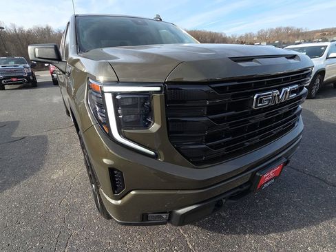 Used 2023 GMC Sierra 1500 Elevation image 12