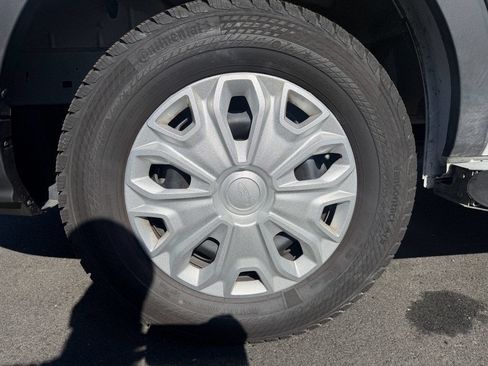 Used 2025 Ford Transit 250 Low Roof w/ Exterior Upgrade Package RWD image 9