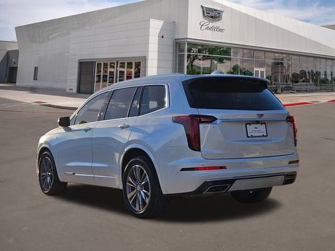 Certified 2022 Cadillac XT6 Premium Luxury w/ Platinum Package image 4