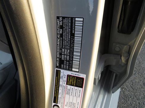 Used 2025 Mercedes-Benz C 300 4MATIC Sedan image 8