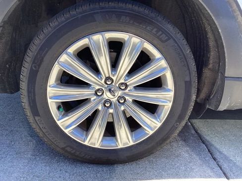 Used 2021 Ford Explorer Limited w/ Hybrid Equipment Group 310A AWD/4WD image 7