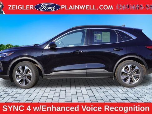 Used 2024 Ford Escape Platinum AWD/4WD image 2