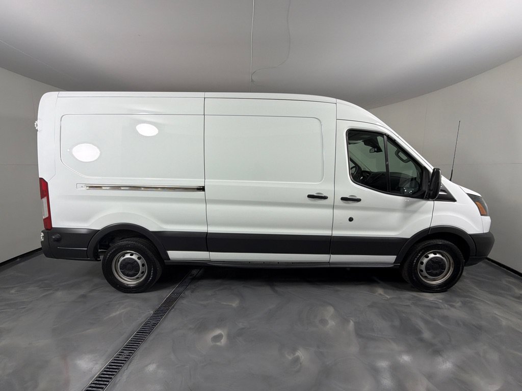 Used 2018 Ford Transit 250 148 Medium Roof RWD image 4