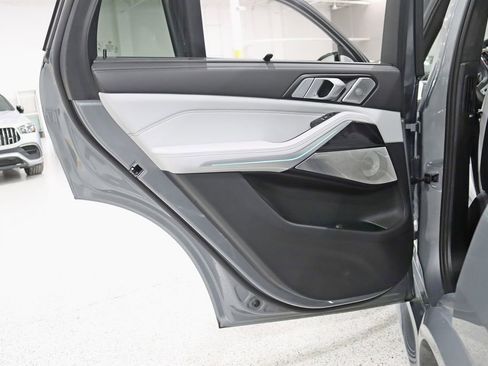 Used 2025 BMW X5 M60i image 39