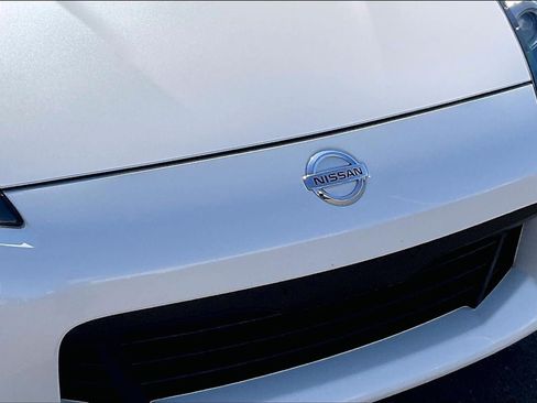 Used 2020 Nissan 370Z Coupe RWD image 25