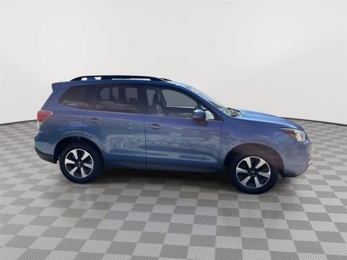 Used 2018 Subaru Forester 2.5i Limited AWD/4WD image 3