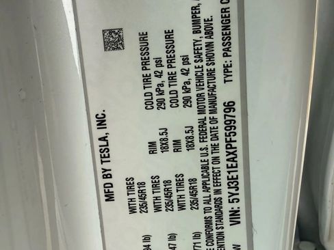 Used 2023 Tesla Model 3 Standard Range image 30