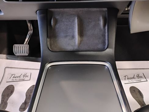 Used 2021 Tesla Model Y 2WD image 15