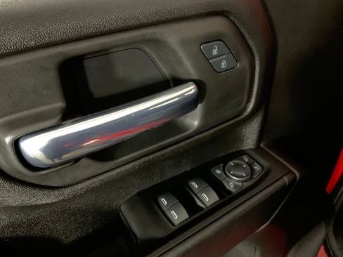 Used 2022 Chevrolet Silverado 2500 Custom w/ Custom Value Package image 22