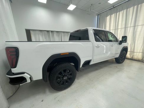 New 2026 GMC Sierra 2500 AT4 AWD/4WD image 8