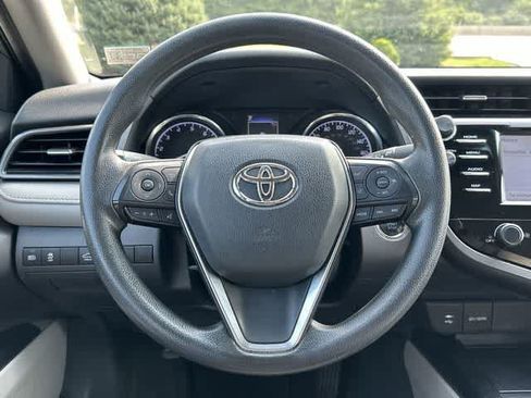 Used 2019 Toyota Camry LE w/ Convenience Package FWD image 8