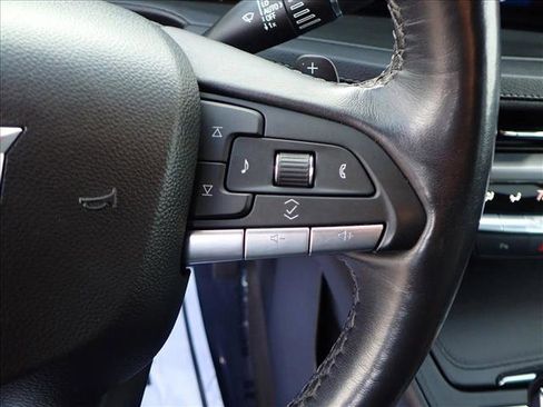 Used 2024 Cadillac XT4 Premium Luxury image 16