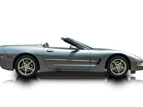 Used 2003 Chevrolet Corvette Convertible w/ Preferred Equipment Group1 RWD image 2