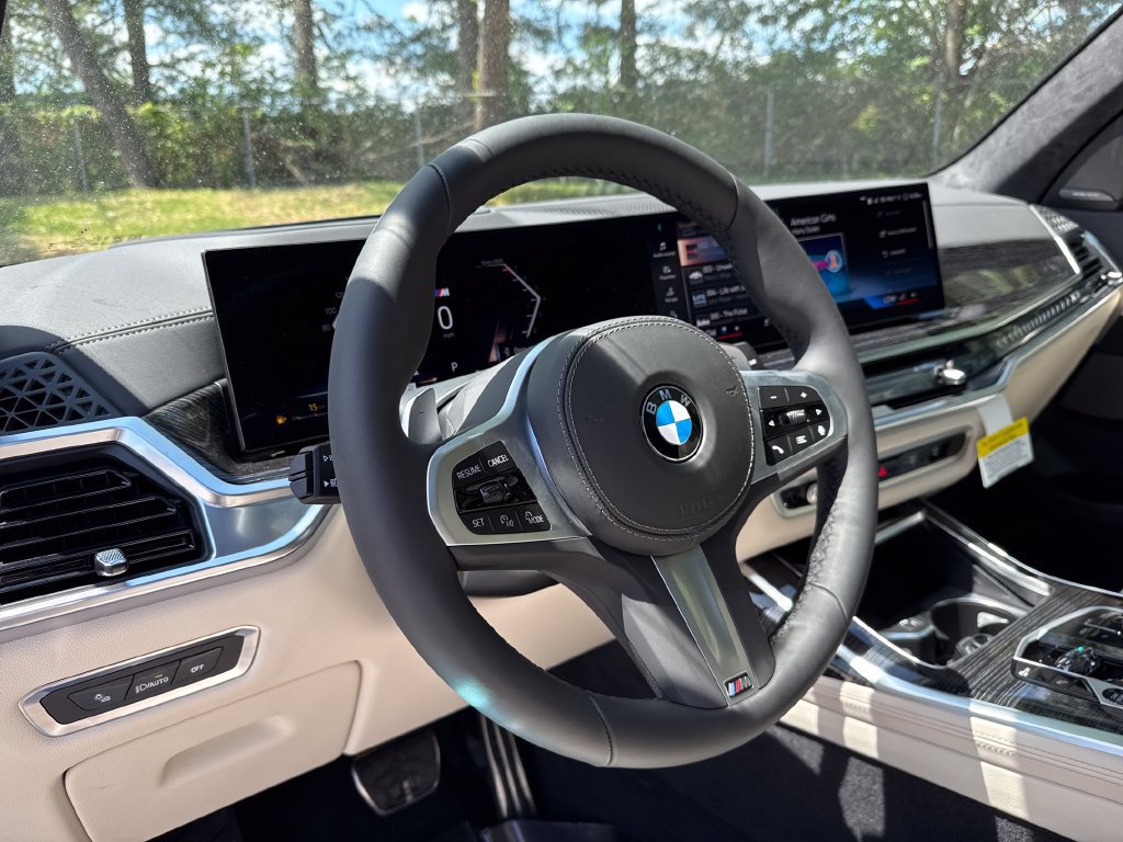 Used 2027 BMW X7 xDrive40i w/ M Sport Package AWD/4WD image 13