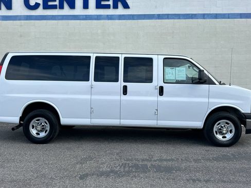 Certified 2024 Chevrolet Express 3500 LT w/ LT Preferred Equipment Group RWD image 3