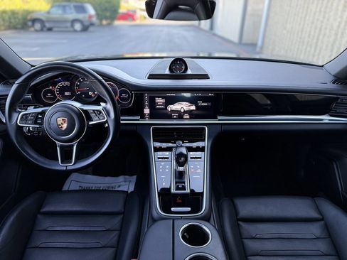 Used 2019 Porsche Panamera image 21