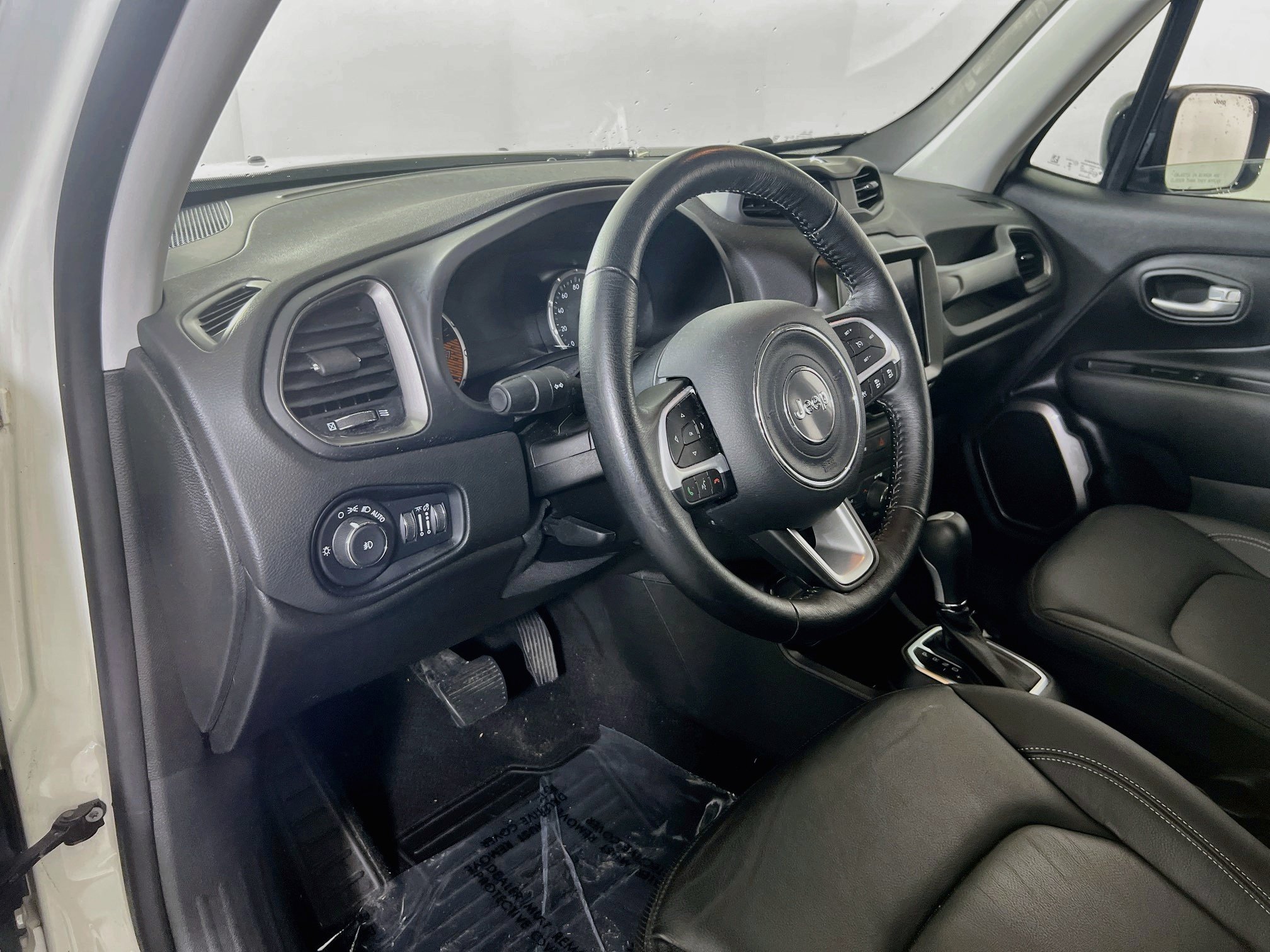 Used 2023 Jeep Renegade Limited AWD/4WD image 9