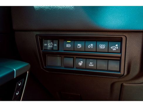 Used 2022 Toyota Tundra Limited AWD/4WD image 29