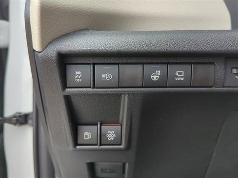 New 2026 Toyota Sienna Platinum image 22