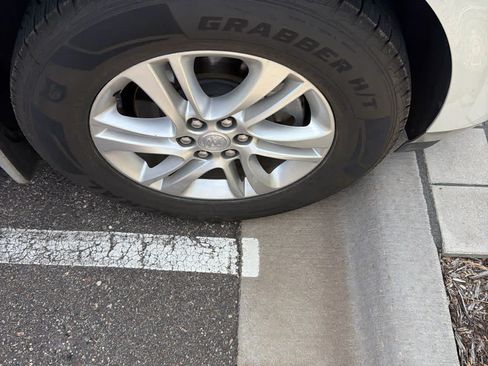 Used 2019 Buick Enclave Premium AWD/4WD image 7